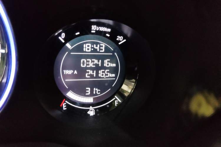 Used Honda XR-V 2021 1.5L CVT Classic Edition Odometer Close Up