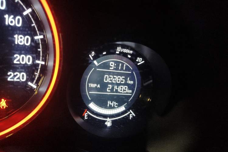 Used Honda XR-V 2021 1.5L CVT Comfort Version Odometer Close Up