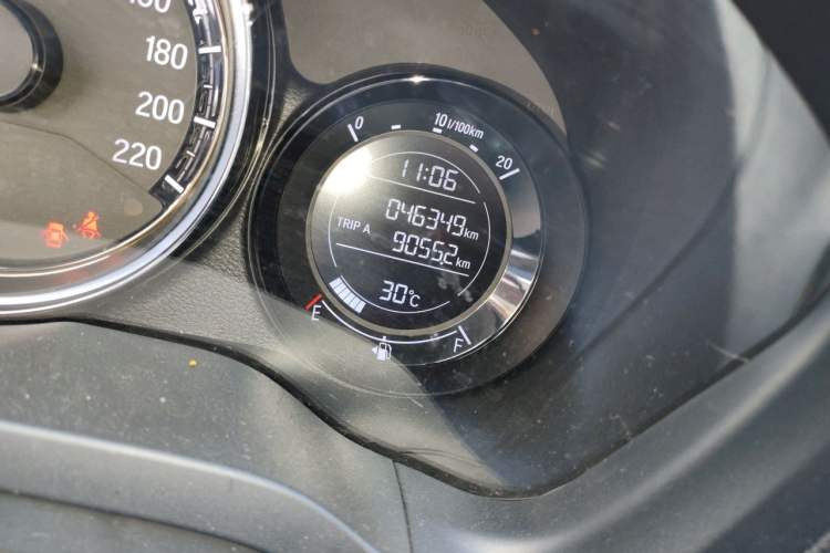 Used Honda XR-V 2021 1.5L CVT Comfort Version Odometer Close Up