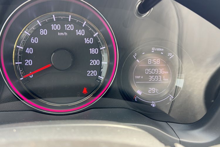 Used Honda XR-V 2021 1.5L CVT Comfort Version Odometer Close Up