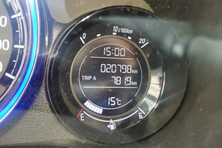 Used Honda XR-V 2021 1.5L CVT Comfort Version Odometer Close Up