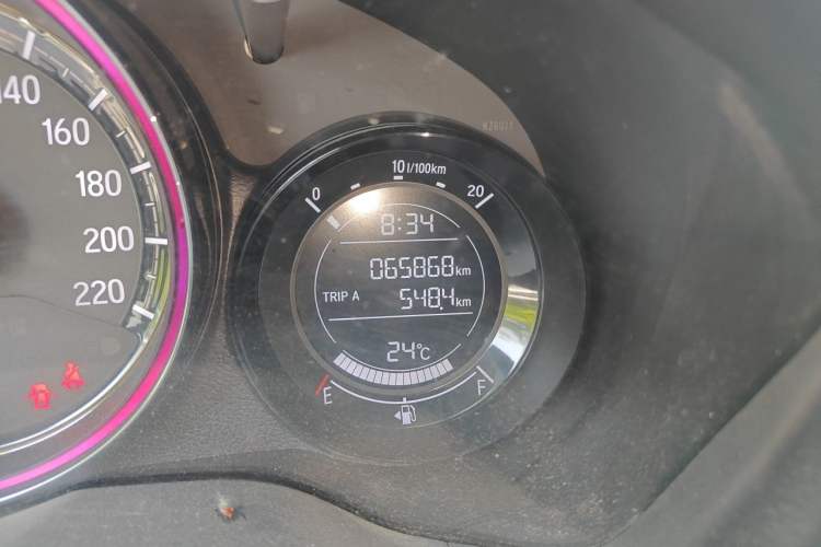Used Honda XR-V 2021 1.5L CVT Comfort Version Odometer Close Up