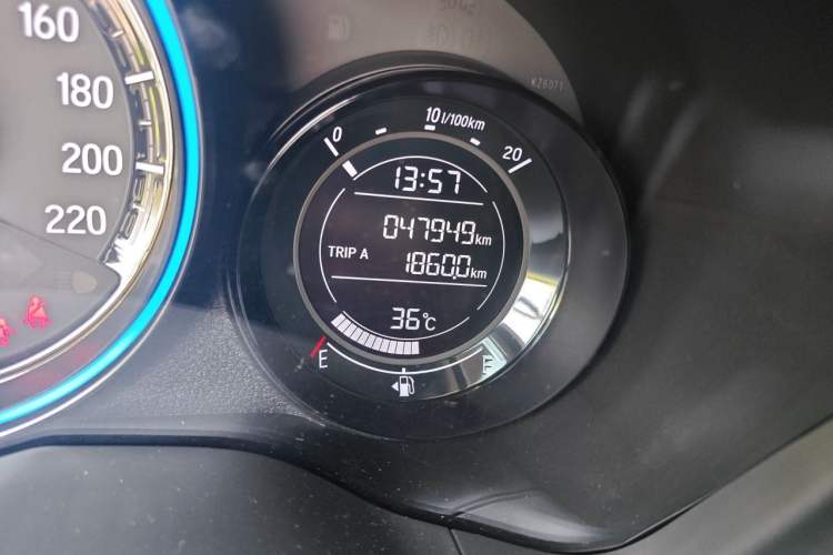 Used Honda XR-V 2021 1.5L CVT Classic Edition Odometer Close Up