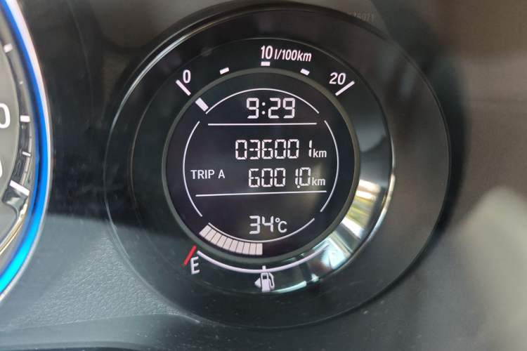 Used Honda XR-V 2021 1.5L CVT Classic Edition Odometer Close Up