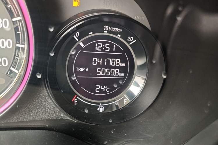 Used Honda XR-V 2021 1.5L CVT Comfort Version Odometer Close Up