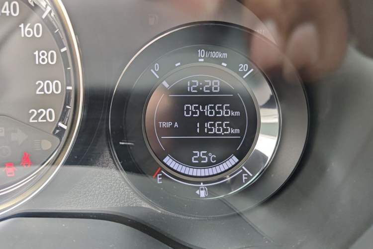 Used Honda XR-V 2021 1.5L CVT Comfort Version Odometer Close Up