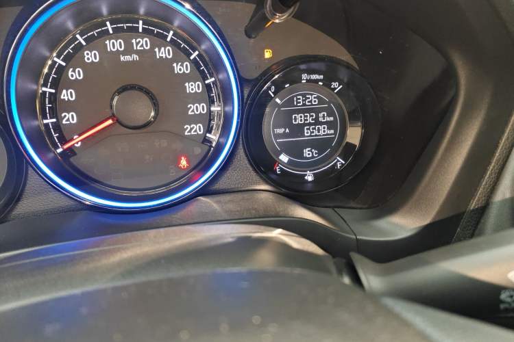 Used Honda XR-V 2021 1.5L CVT Comfort Version Odometer Close Up
