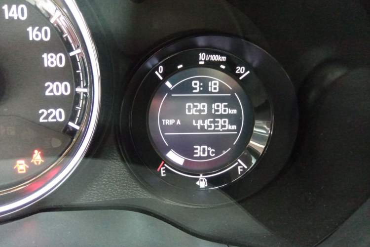 Used Honda XR-V 2021 1.5L CVT Comfort Version Odometer Close Up