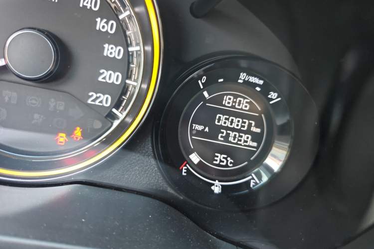 Used Honda XR-V 2021 220TURBO CVT Luxury Edition Odometer Close Up