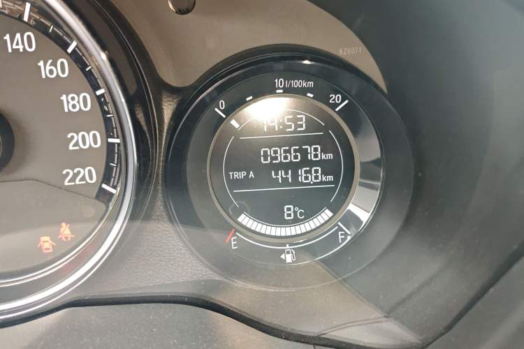 Used Honda XR-V 2021 1.5L CVT Comfort Version Odometer Close Up