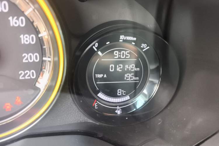 Used Honda XR-V 2021 1.5L CVT Classic Edition Odometer Close Up