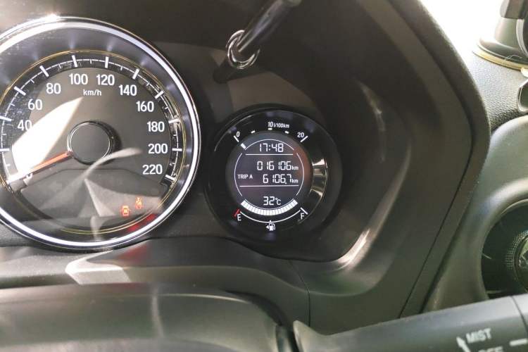 Used Honda XR-V 2021 1.5L CVT Comfort Version Odometer Close Up