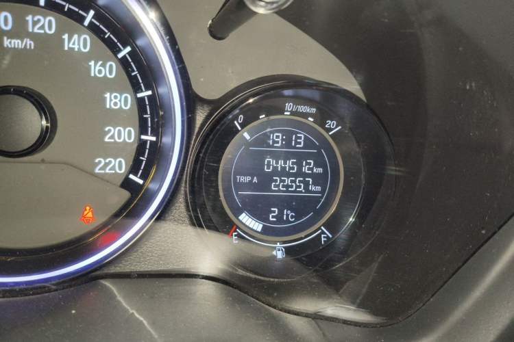 Used Honda XR-V 2021 1.5L CVT Classic Edition Odometer Close Up