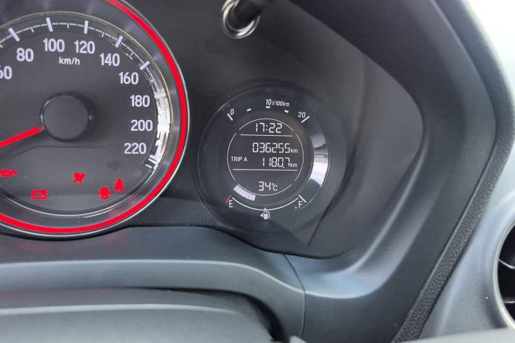Used Honda XR-V 2021 1.5L CVT Classic Edition Odometer Close Up