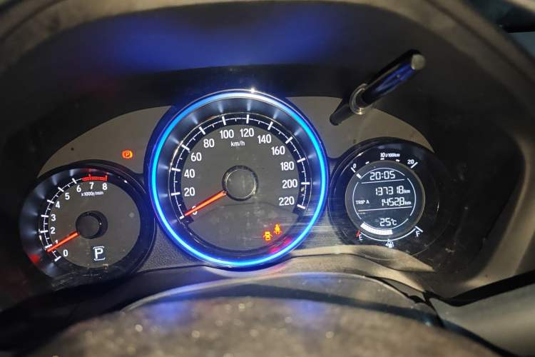 Used Honda XR-V 2021 220TURBO CVT Comfort Version Odometer Close Up