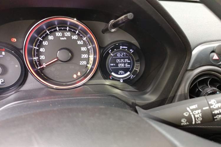 Used Honda XR-V 2021 1.5L CVT Comfort Version Odometer Close Up
