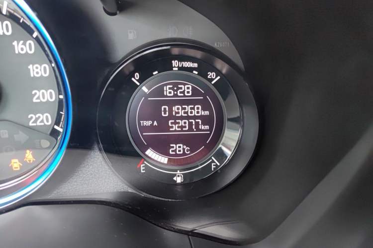 Used Honda XR-V 2021 1.5L CVT Comfort Version Odometer Close Up