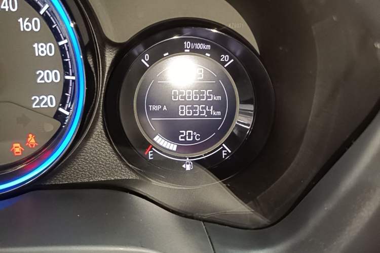 Used Honda XR-V 2021 1.5L CVT Comfort Version Odometer Close Up