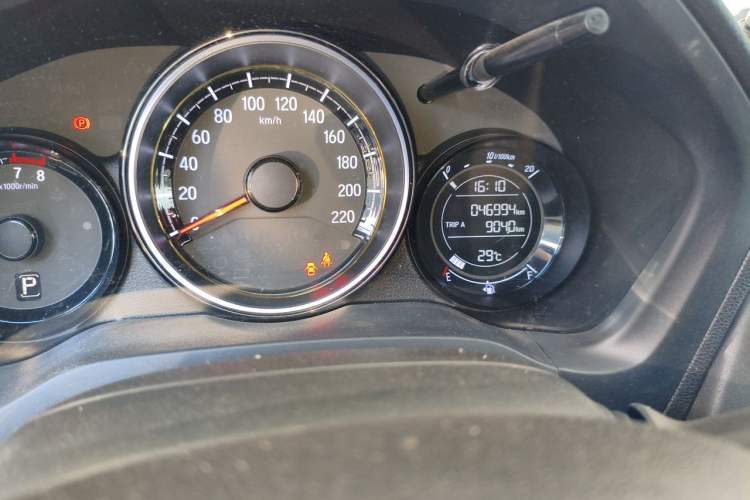 Used Honda XR-V 2021 1.5L CVT Classic Edition Odometer Close Up