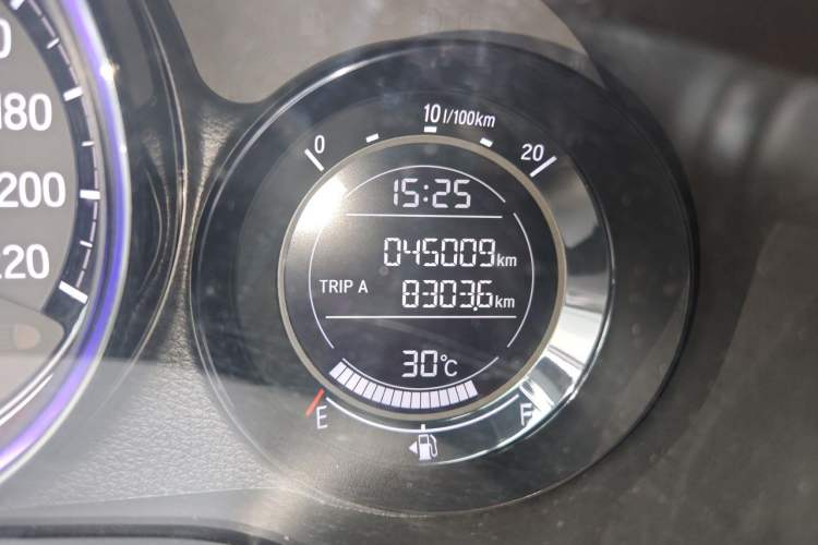 Used Honda XR-V 2021 1.5L CVT Classic Edition Odometer Close Up