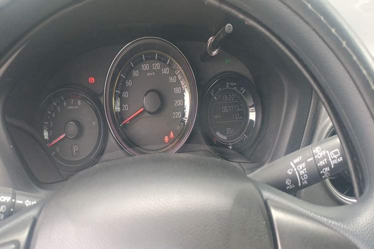 Used Honda XR-V 2021 1.5L CVT Classic Edition Odometer Close Up