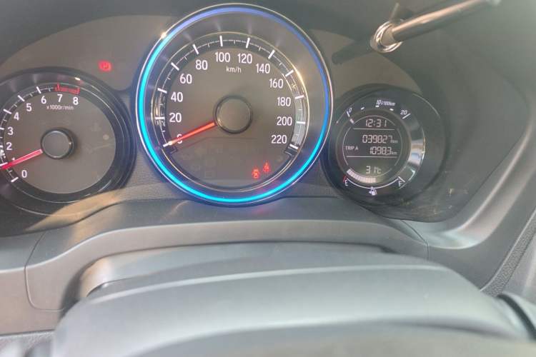 Used Honda XR-V 2021 1.5L Manual Classic Edition Odometer Close Up