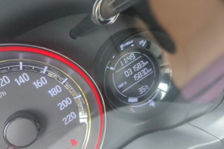 Used Honda XR-V 2021 220TURBO CVT Comfort Version Odometer Close Up