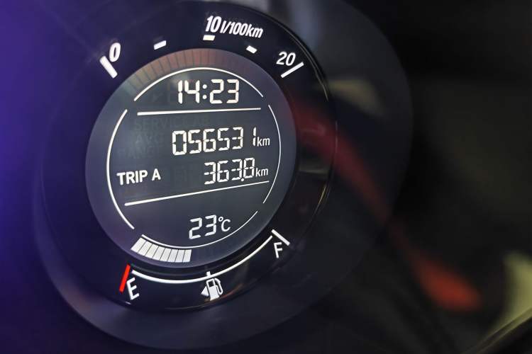 Used Honda XR-V 2021 220TURBO CVT Comfort Version Odometer Close Up