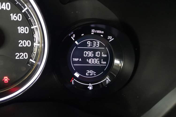 Used Honda XR-V 2021 1.5L CVT Comfort Version Odometer Close Up