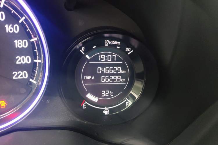 Used Honda XR-V 2021 1.5L CVT Classic Edition Odometer Close Up