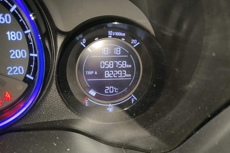 Used Honda XR-V 2021 1.5L CVT Comfort Version Odometer Close Up