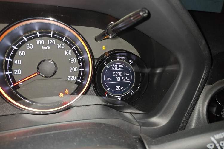 Used Honda XR-V 2021 1.5L CVT Comfort Version Odometer Close Up