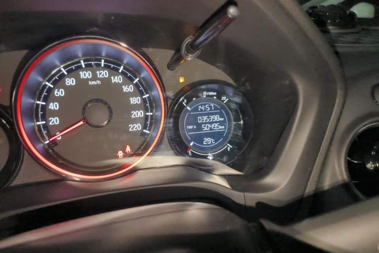 Used Honda XR-V 2021 1.5L CVT Comfort Version Odometer Close Up