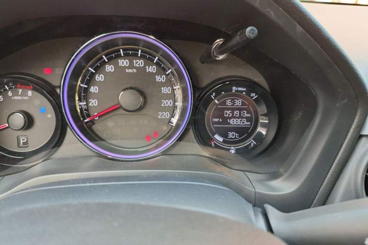 Used Honda XR-V 2021 1.5L CVT Comfort Version Odometer Close Up