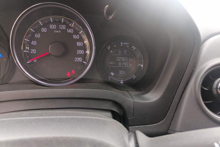 Used Honda XR-V 2021 220TURBO CVT Comfort Version Odometer Close Up