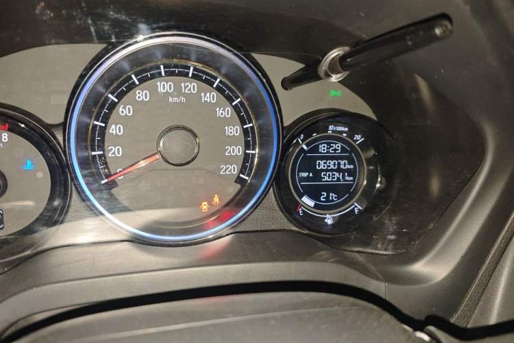 Used Honda XR-V 2021 220TURBO CVT Comfort Version Odometer Close Up