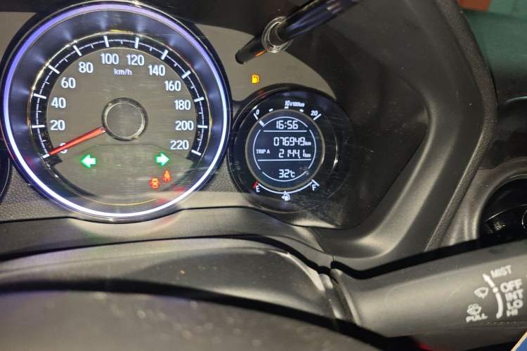Used Honda XR-V 2021 1.5L CVT Comfort Version Odometer Close Up