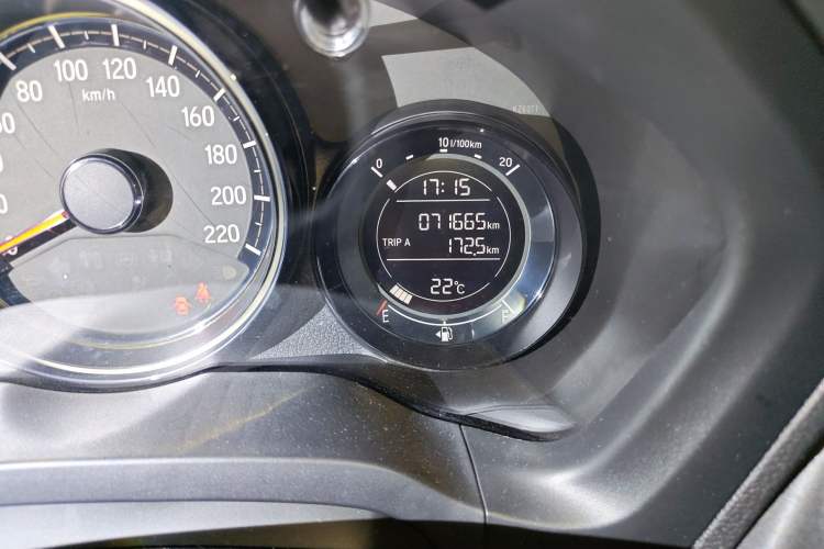 Used Honda XR-V 2021 1.5L CVT Classic Edition Odometer Close Up