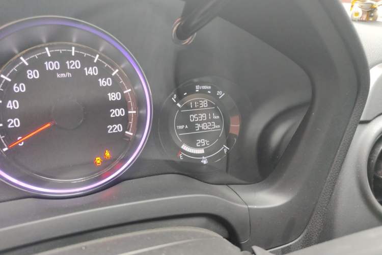 Used Honda XR-V 2021 1.5L CVT Comfort Version Odometer Close Up
