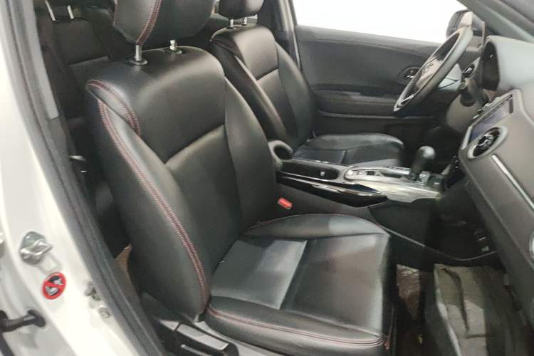Used Honda XR-V 2021 220TURBO CVT Luxury Edition Right Front Seat
