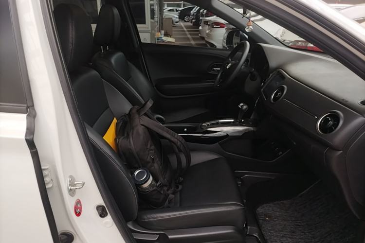 Used Honda XR-V 2021 220TURBO CVT Luxury Edition Right Front Seat