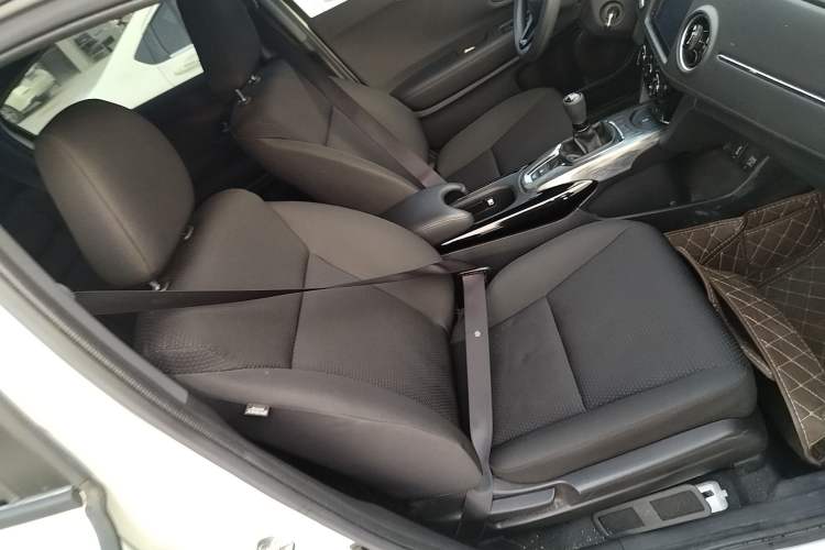 Used Honda XR-V 2021 1.5L Manual Classic Edition Right Front Seat
