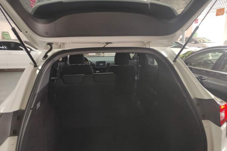 Used Honda XR-V 2021 1.5L CVT Classic Edition Trunk