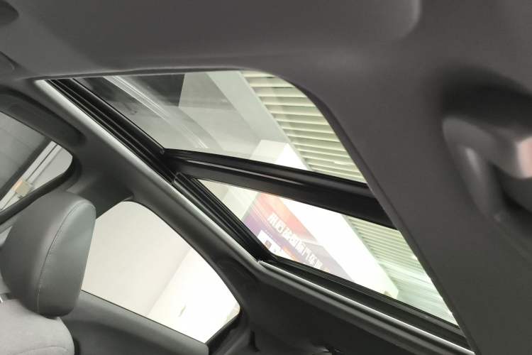 Used Honda XR-V 2022 1.5L CVT Obsidian Edition Headliner