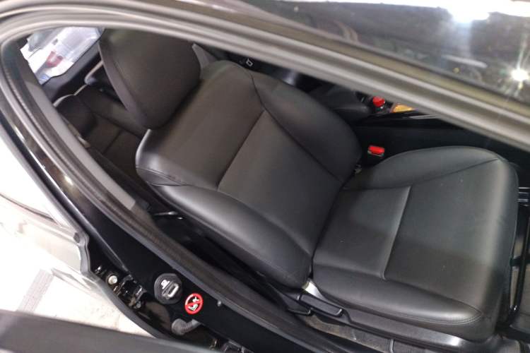 Used Honda XR-V 2022 220TURBO CVT Obsidian Edition Right Front Seat