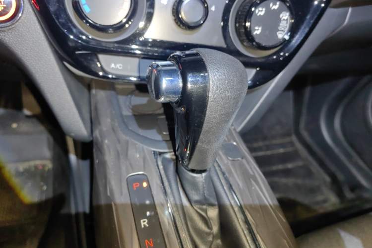 Used Honda XR-V 2022 1.5L CVT Obsidian Edition Gear Lever