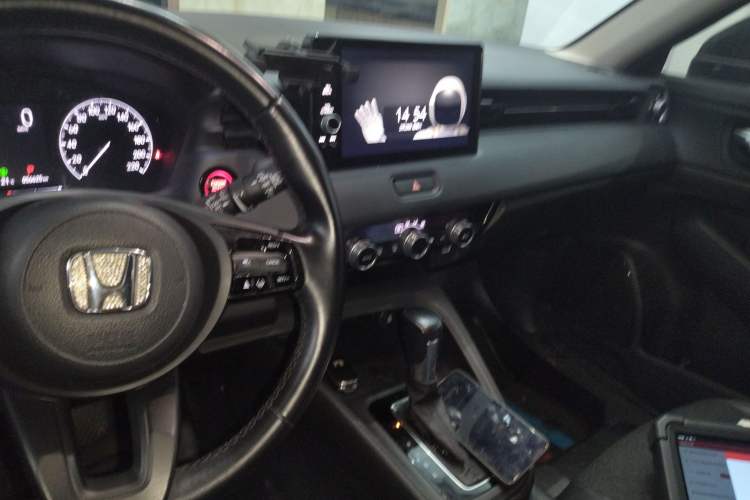 Used Honda XR-V 2023 Facelift 1.5L CVT Trend Edition Center Console