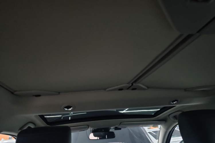 Used Honda XR-V 2023 Facelift 1.5L CVT Trend Edition Headliner