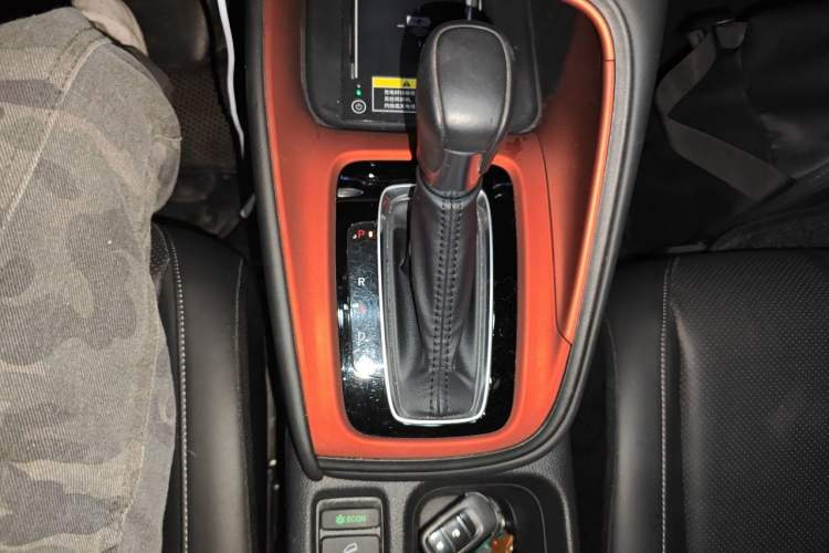 Used Honda XR-V 2023 1.5L CVT Enthusiast Edition Gear Lever