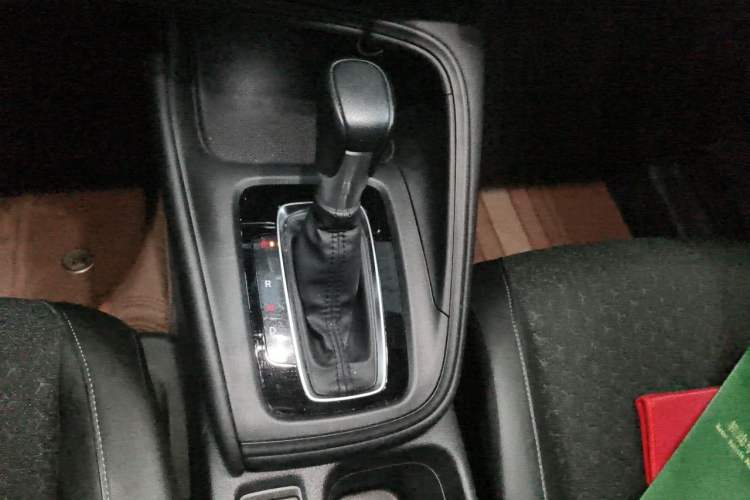 Used Honda XR-V 2023 Facelift 1.5L CVT Trend Edition Gear Lever